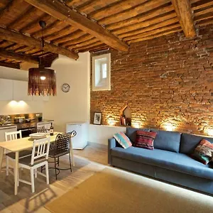 Casa Nora Lucques